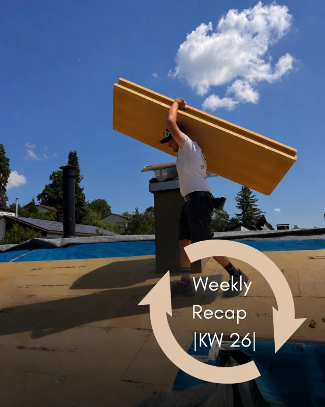 |Weekly Recap KW26|

🪚 Projekt Eins: Auf unserer ersten Baustelle wurde die Schalung hergestellt. Mit einer präzisen Ausführung schaffen wir die Basis für die nächsten Bauabschnitte. Wunderschönes Holz; Detailarbeit und ein schöner Ausblick von weit oben 

 🏠 Projekt Zwei: Bei einer Eternit-Sanierung wurde die bestehende Dacheindeckung zurückgebaut. Anschließend konnten die Dampfbremse, die Dachdämmung sowie die Unterdeckbahn fachgerecht eingebaut werden. 

🏗️ Projekt Drei: Hier stand zunächst die Baustelleneinrichtung auf dem Plan. Anschließend wurden die Balkenlage und der sichtbare Dachstuhl exakt eingemessen und schließlich erfolgreich angefangen aufzurichten – ein weiterer Meilenstein auf der Baustelle.

🍳Projekt Vier: Bei den übermäßigen Temperaturen strahlen unsere Zimmerer immer noch über beide Ohren; und dabei muss man natürlich die Laune oben halten. Und so lässt sich das Mittagessen direkt vor Ort machen 😋🙌

#weeklyrecap #kw26 #holzbau #dachsanierung #eternit dampfbremse dachdämmung unterdeckbahn schalung dachstuhl zimmerei handwerk baustelle